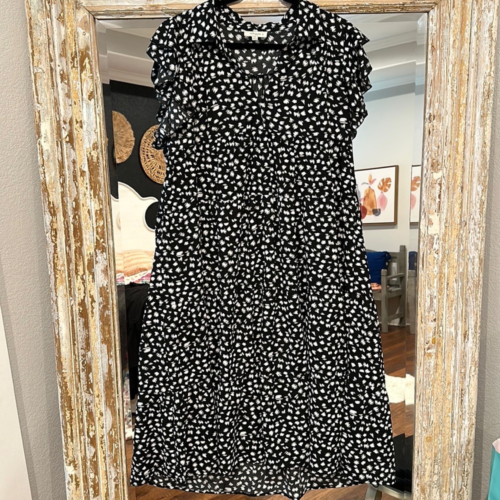 Umgee Black Midi Dress with White Pattern. Super Flattering.